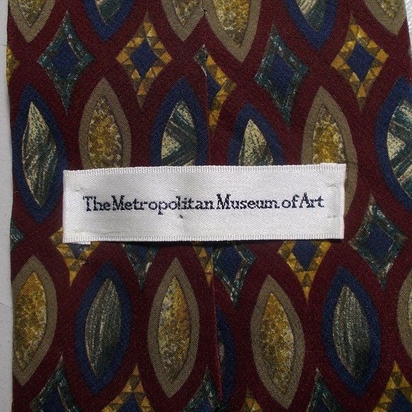 The Metropolitan Museum of Art Men's 100% Silk red Blue Gold Tie - Picture 4 of 7